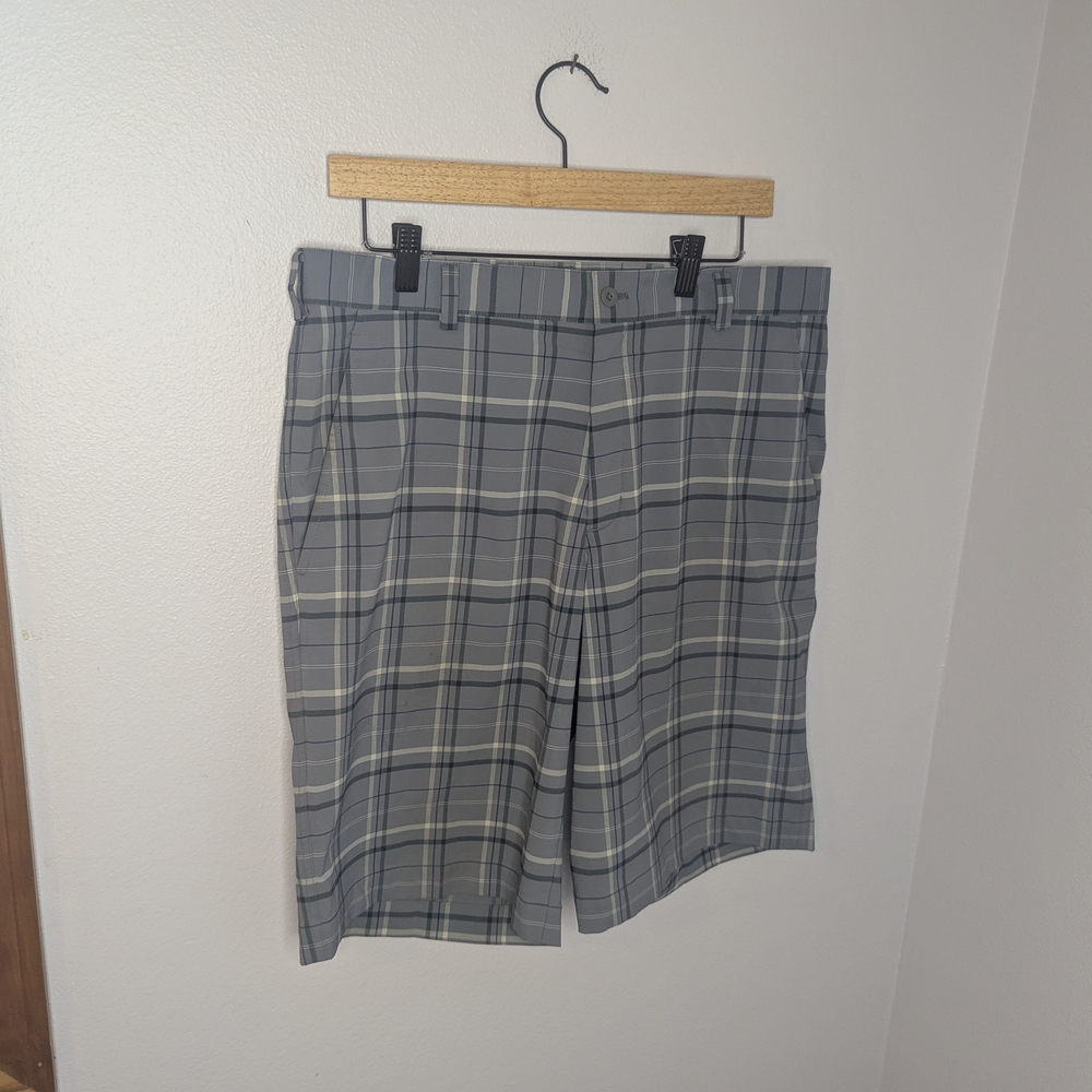Nike Golf FitDry‎ Men's Gray Plaid Flat Front Shorts